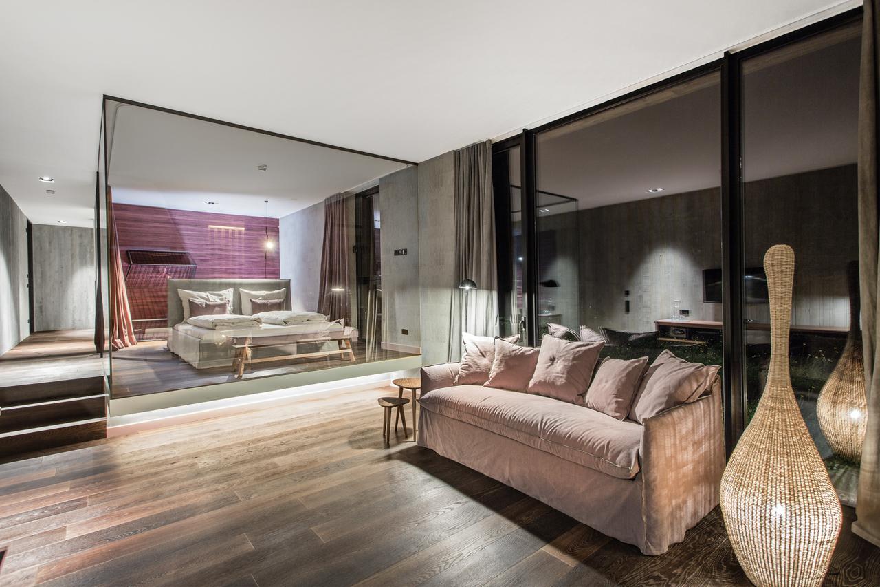 Senses Violett Suites - Adults Only Τσελ αμ Ζέε Εξωτερικό φωτογραφία